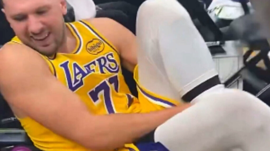 Luka Doncic explota tras lesionarse: "¿Quién diablos hizo este piso, maldita sea?"