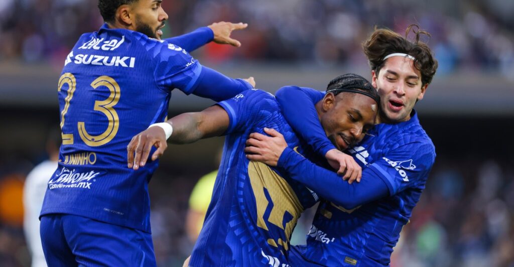 Pumas ascienden al tercer lugar tras vencer a Monterrey.