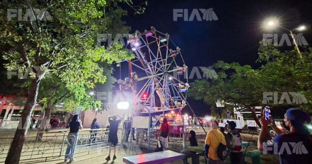 ¡Personas atrapadas en lo alto! Malfuncionamiento de la rueda de la fortuna de Parque 87, en Culiacán