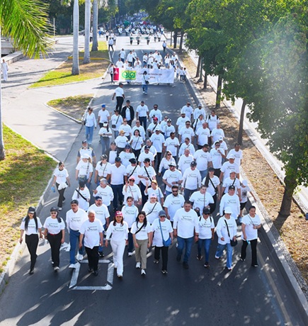 Marcha pacífica de más de 3 mil estudiantes en Sinaloa contra las adicciones y en busca de la paz