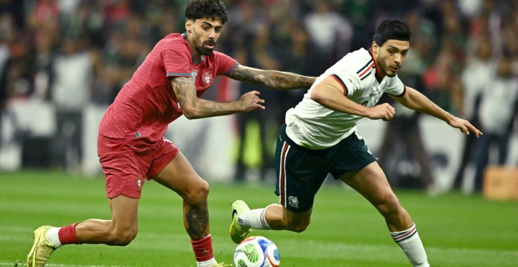 México empata con Portugal en la reapertura del Estadio Azteca