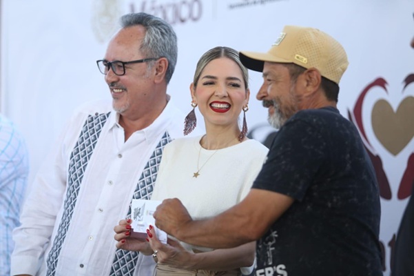 Mil pescadores de Mazatlán reciben apoyos de 8 mil pesos