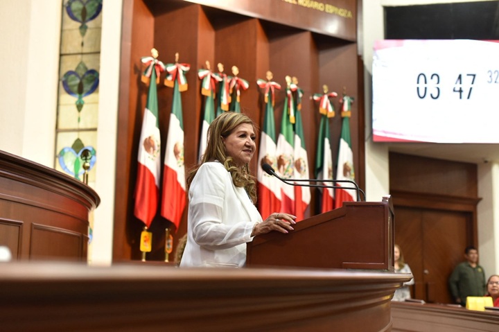 Tere Guerra llama a derribar obstáculos tras clausura del Parlamento de Mujeres 2026