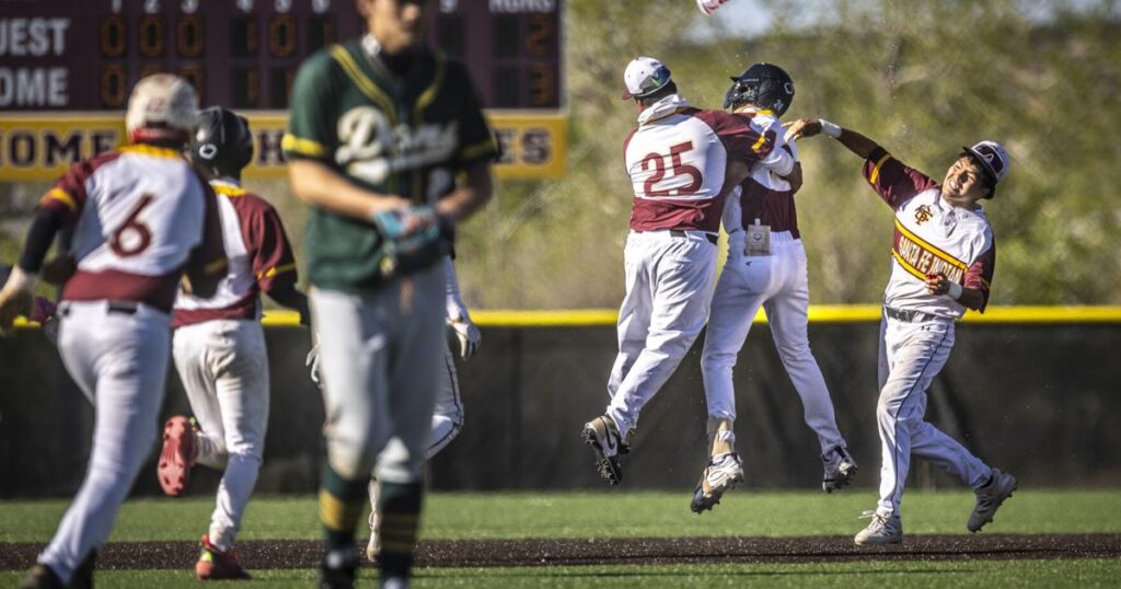 La Escuela Mexicana de Santa Fe busca hacer historia al ganar su primer título de béisbol en la liga del distrito