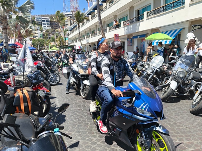 Miles de motociclistas llegan a disfrutar de Olas Altas