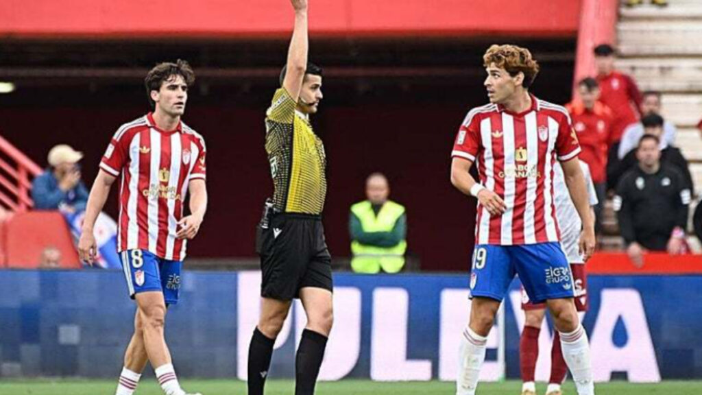 Sancionan a Jorge Pascual por llamar "bigotes" al árbitro en México