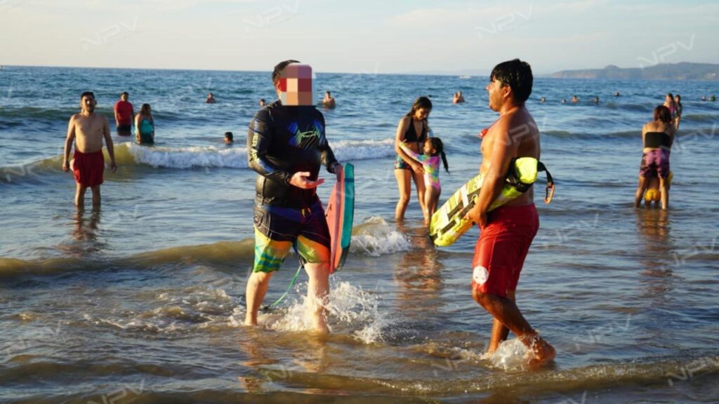 Turista rescatado a 300 metros en el mar de Guayabitos